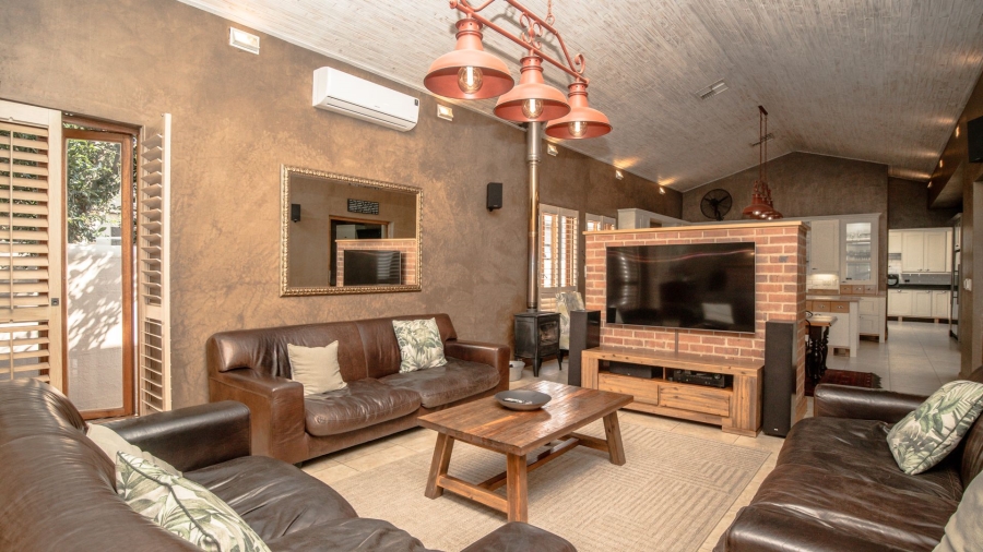 4 Bedroom Property for Sale in The Coves North West